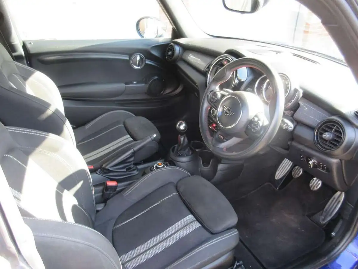 2019-mini-cooper-15-cooper-sport-hatchback-3d-big-8