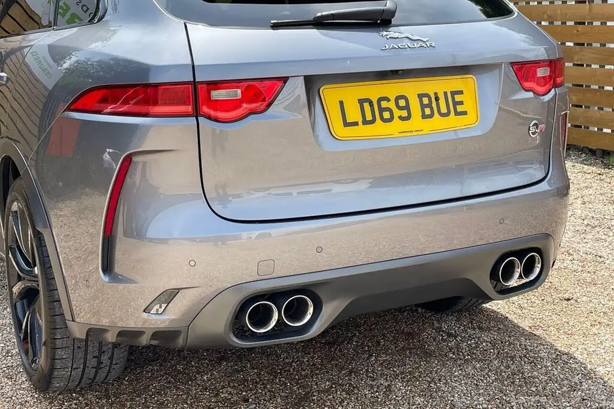 2019-jaguar-f-pace-50-v8-sc-svr-big-17