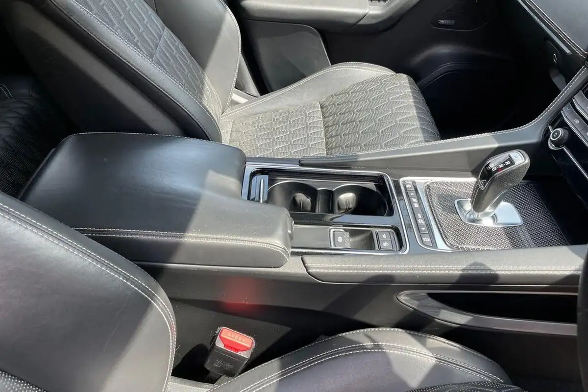 2019-jaguar-f-pace-50-v8-sc-svr-big-41