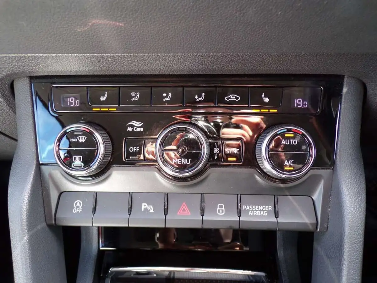 2021-skoda-karoq-10-tsi-se-l-110ps-big-10