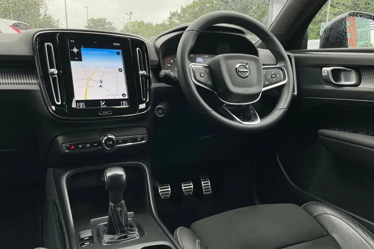 2021-volvo-xc40-15-t3-r-design-161bhp-big-33
