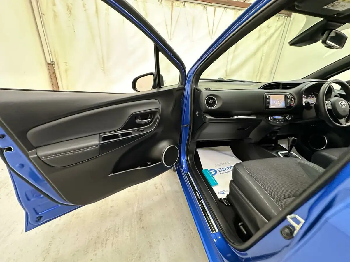 2018-toyota-yaris-15-vvt-i-excel-hybrid-big-28