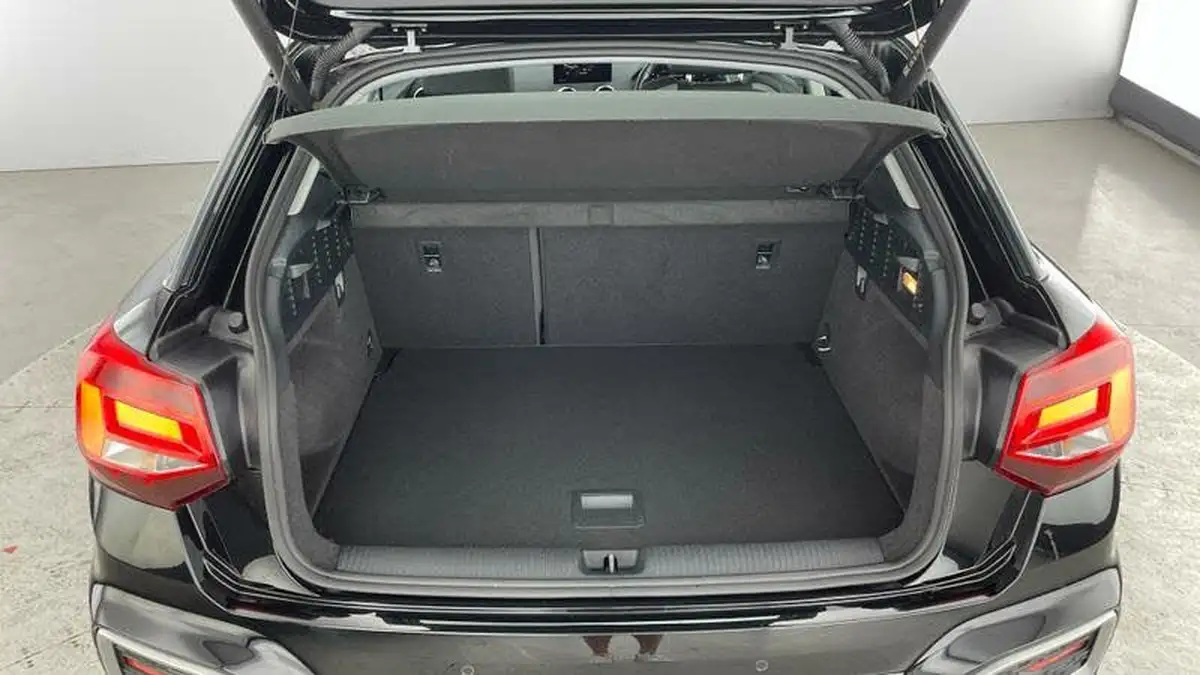 2022-audi-q2-10-30-tfsi-sport-big-31