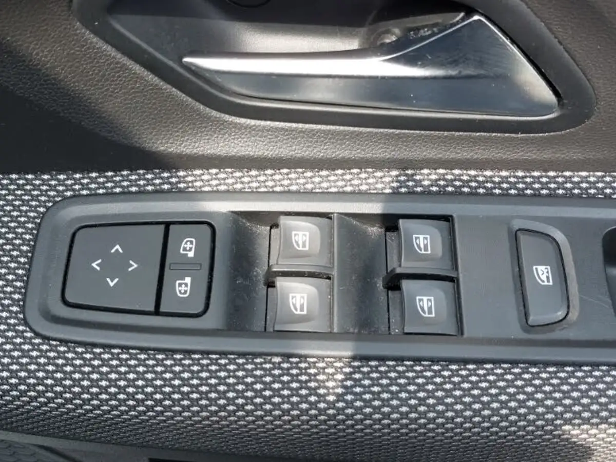 2022-dacia-sandero-10-tce-comfort-90bhp-big-11