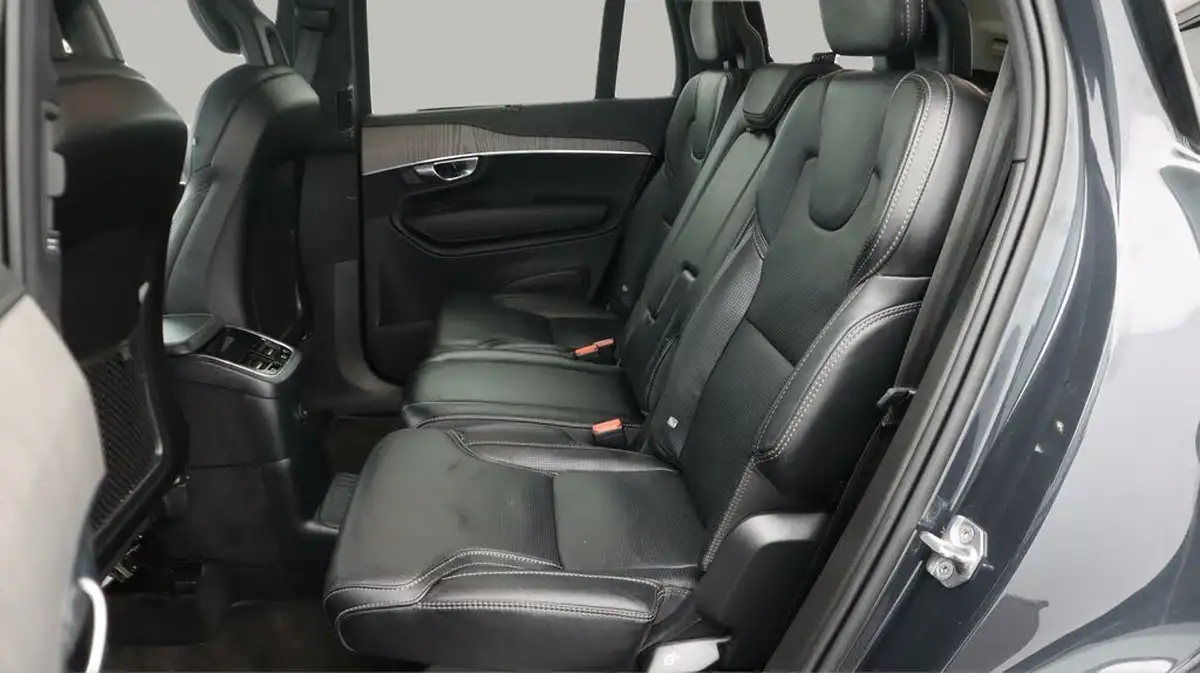 2021-volvo-xc90-20-t8-inscription-390bhp-big-16