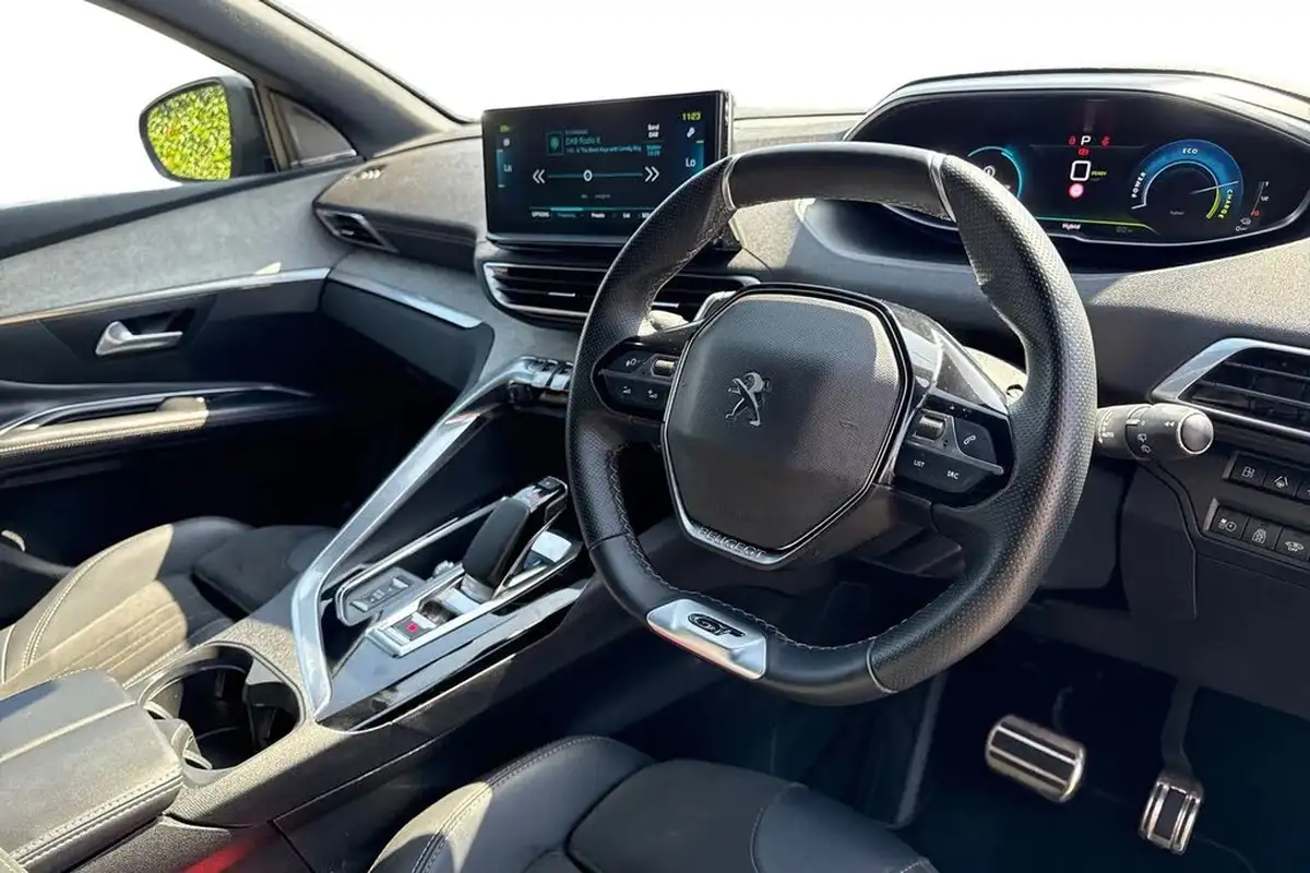 2022-peugeot-3008-suv-16-puretech-gt-premium-225bhp-hybrid-e-eat8-big-12