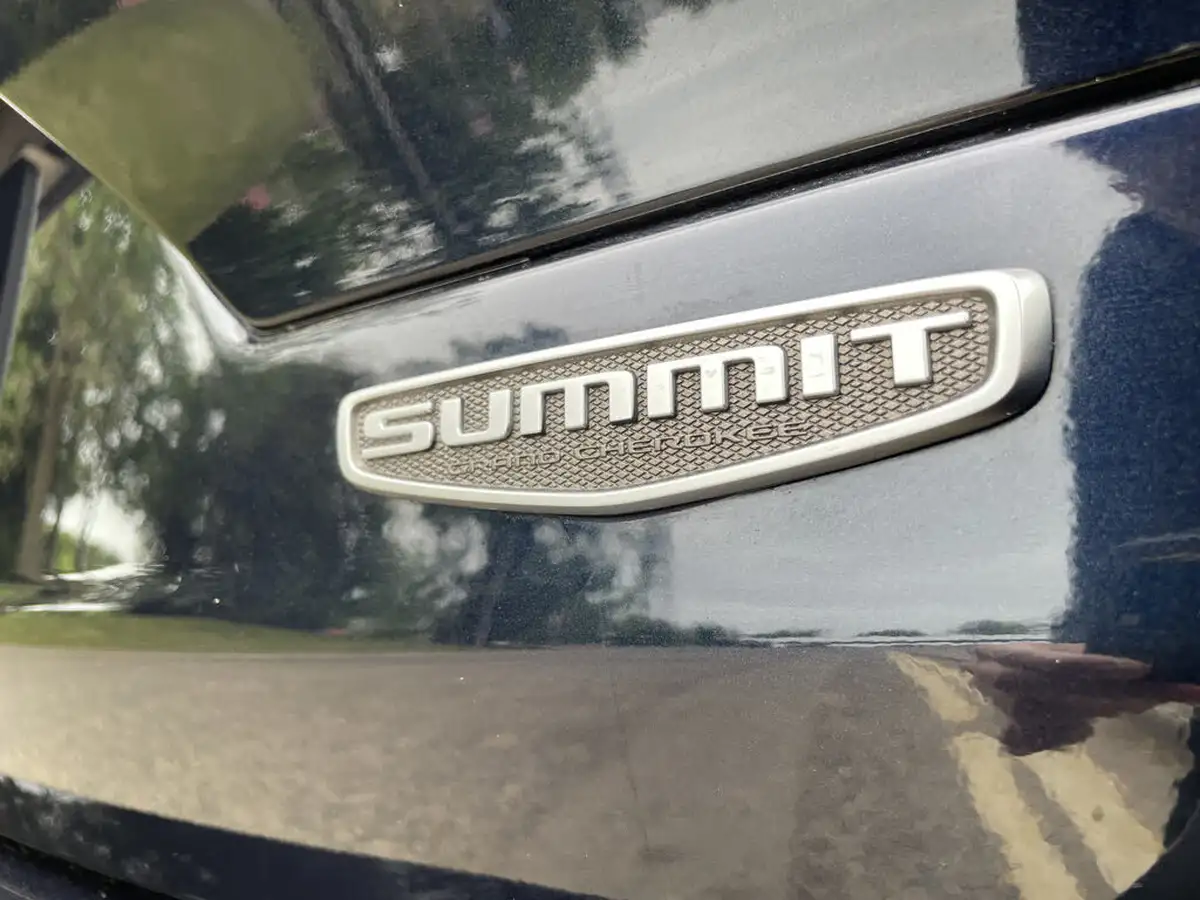 2023-jeep-grand-cherokee-20-gme-summit-reserve-big-8
