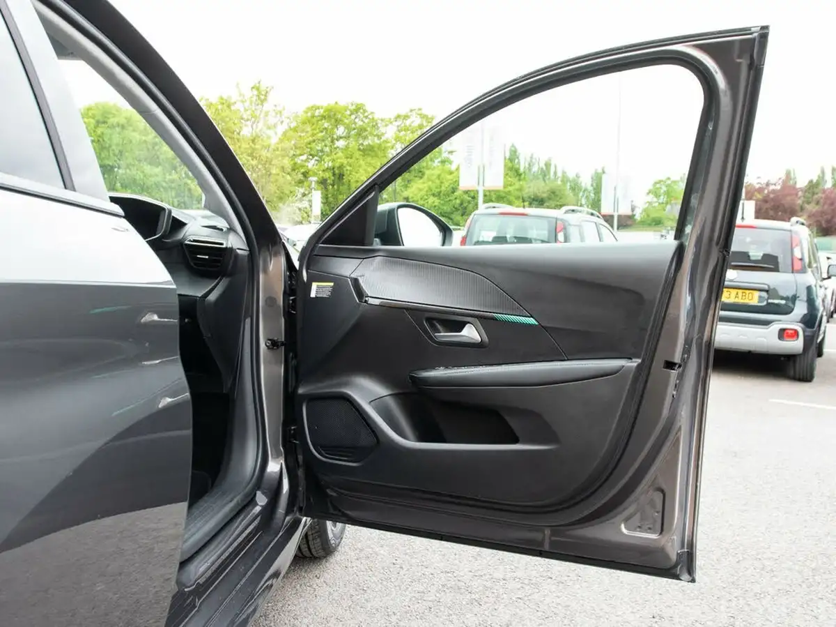2021-peugeot-208-12-puretech-allure-premium-100bhp-big-13