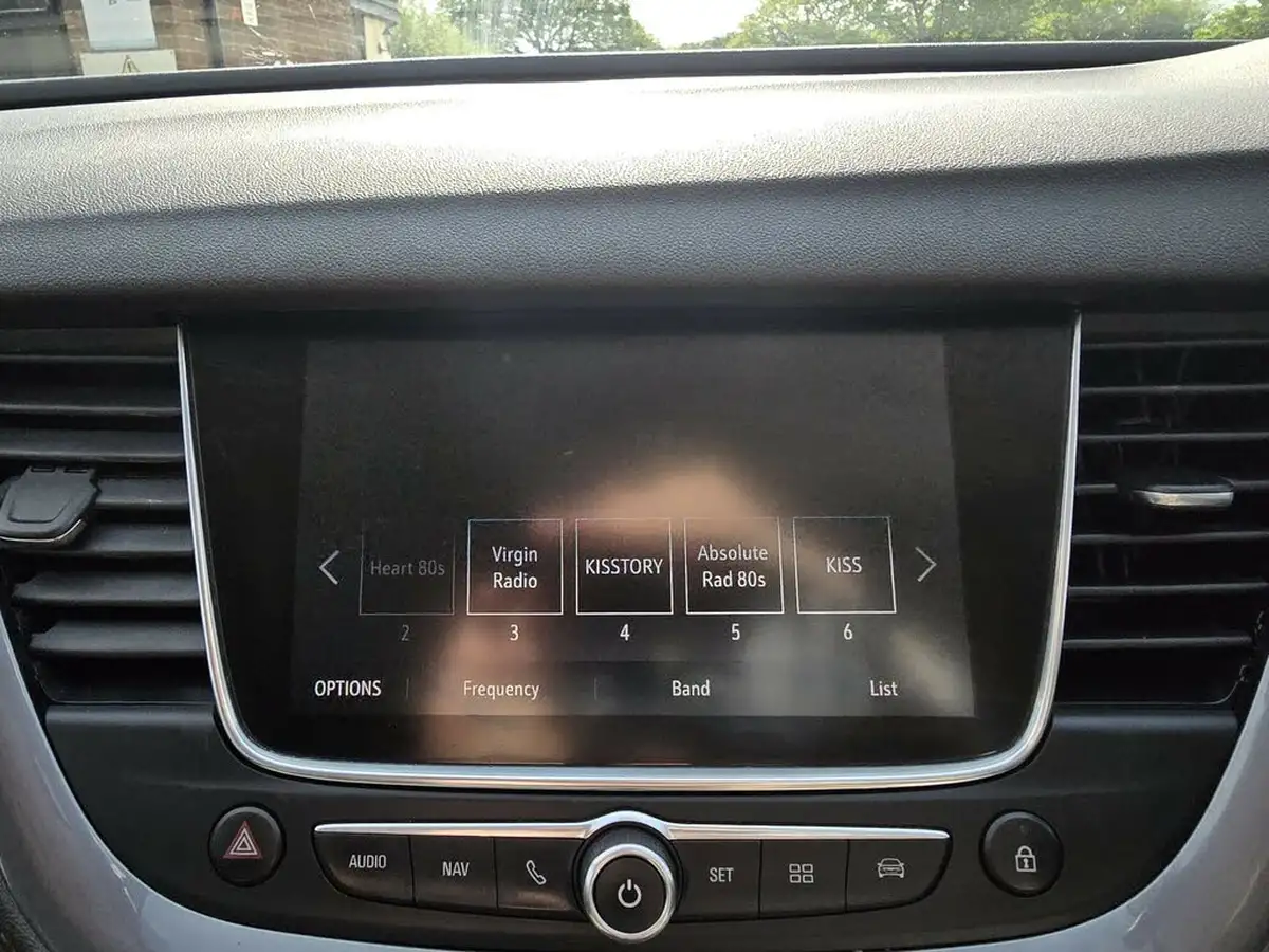2018-vauxhall-grandland-x-15td-sport-nav-big-19