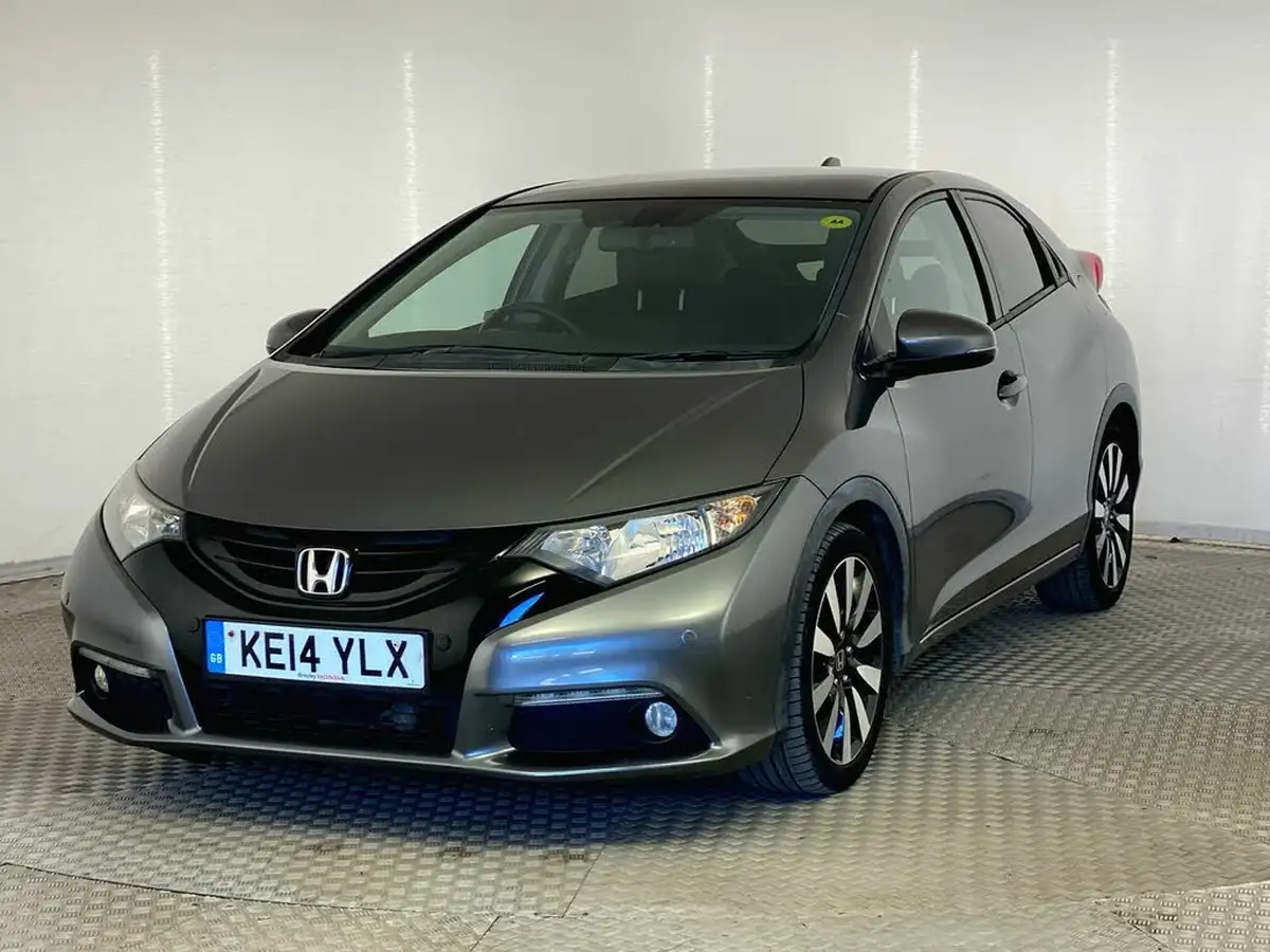 2014-honda-civic-18-sr-hatchback-big-2