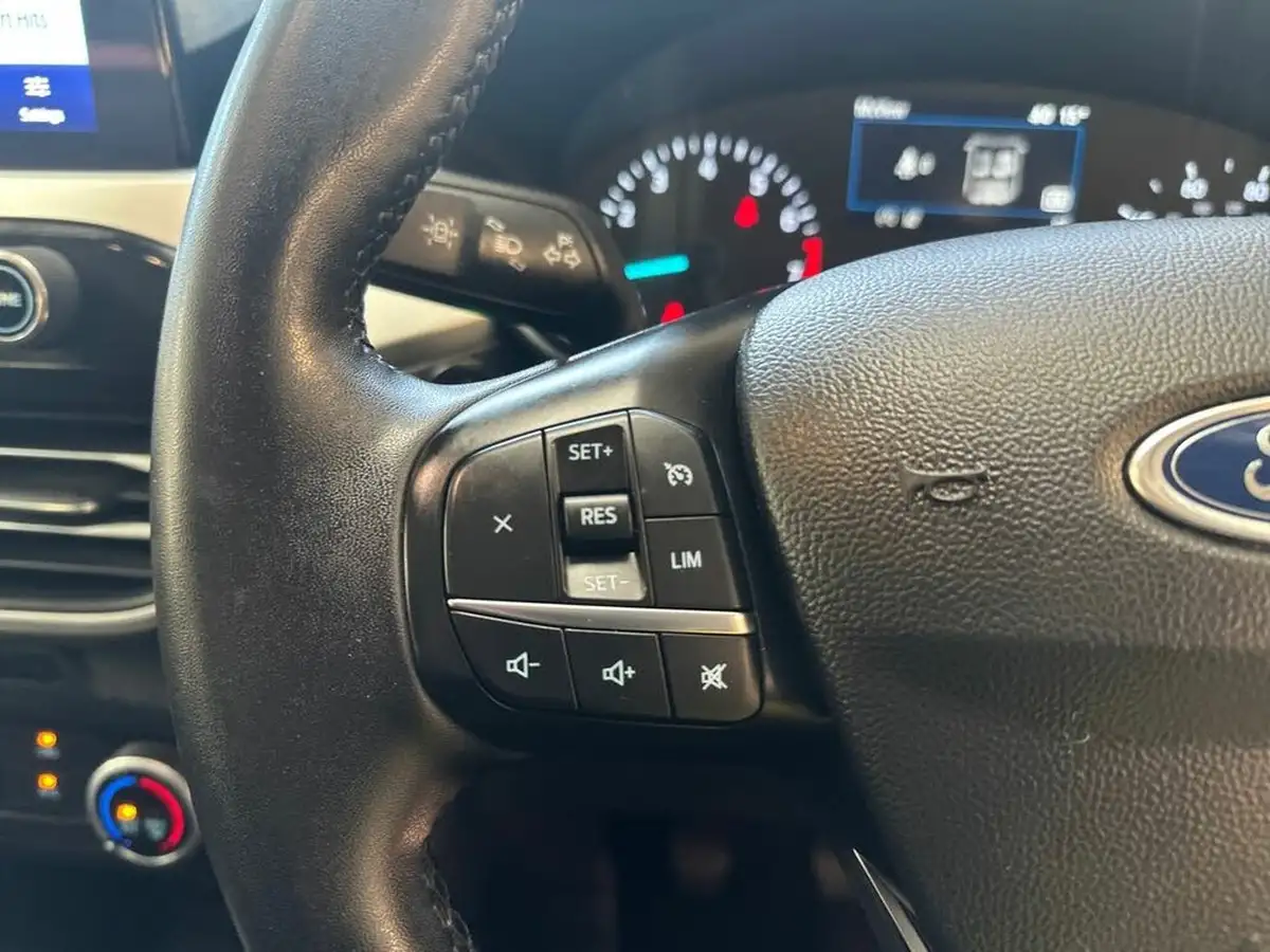 2022-ford-kuga-15t-zetec-big-25