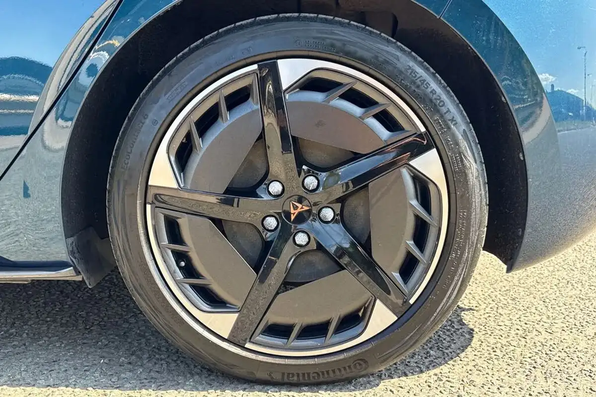 2022-cupra-born-e-v3-204ps-58kwh-big-11