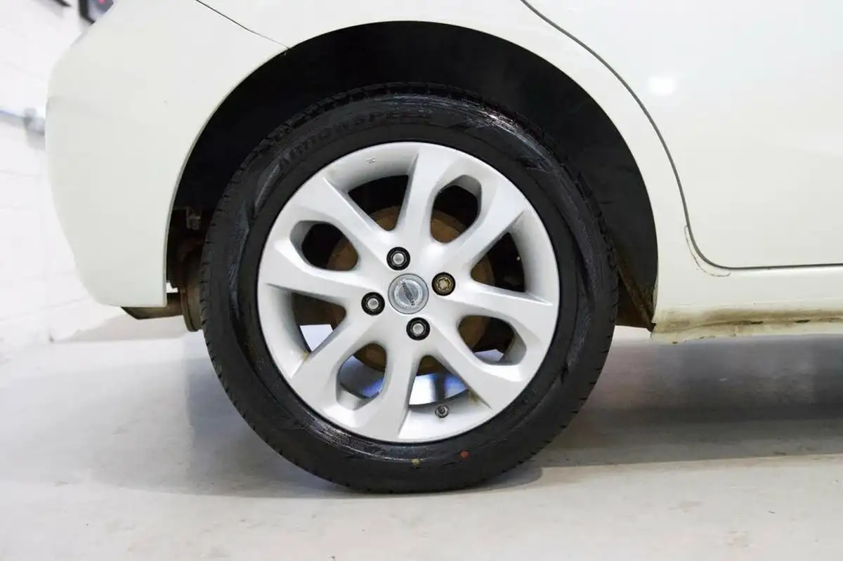 2015-nissan-micra-12-acenta-80ps-big-29