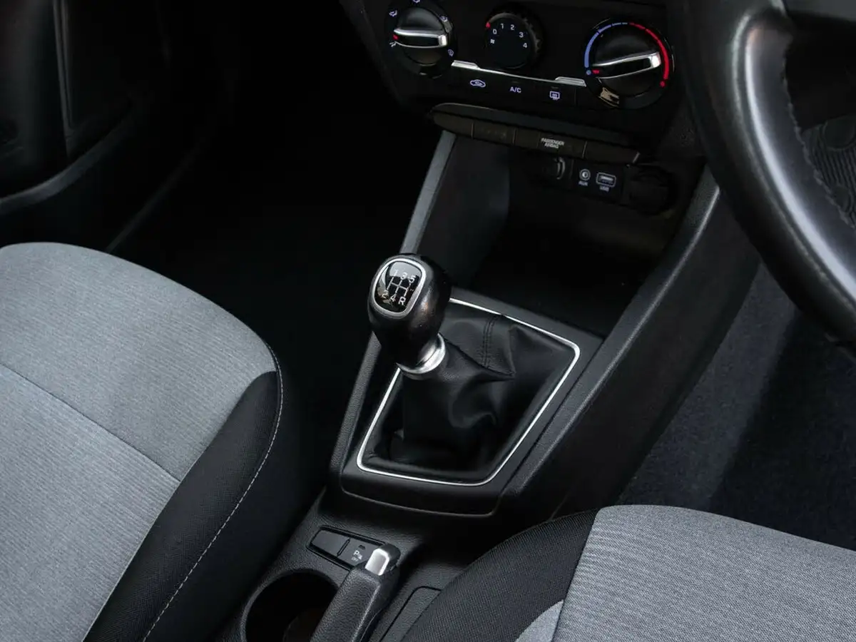 2016-hyundai-i20-12-se-hatchback-5d-big-27