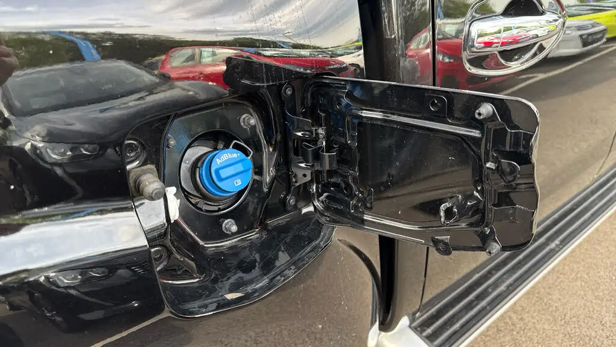 2021-nissan-navara-23dci-tt-tekna-8-navileather-big-48