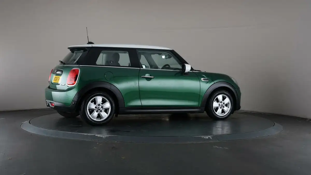 2019-mini-cooper-15-cooper-classic-hatchback-3d-big-55