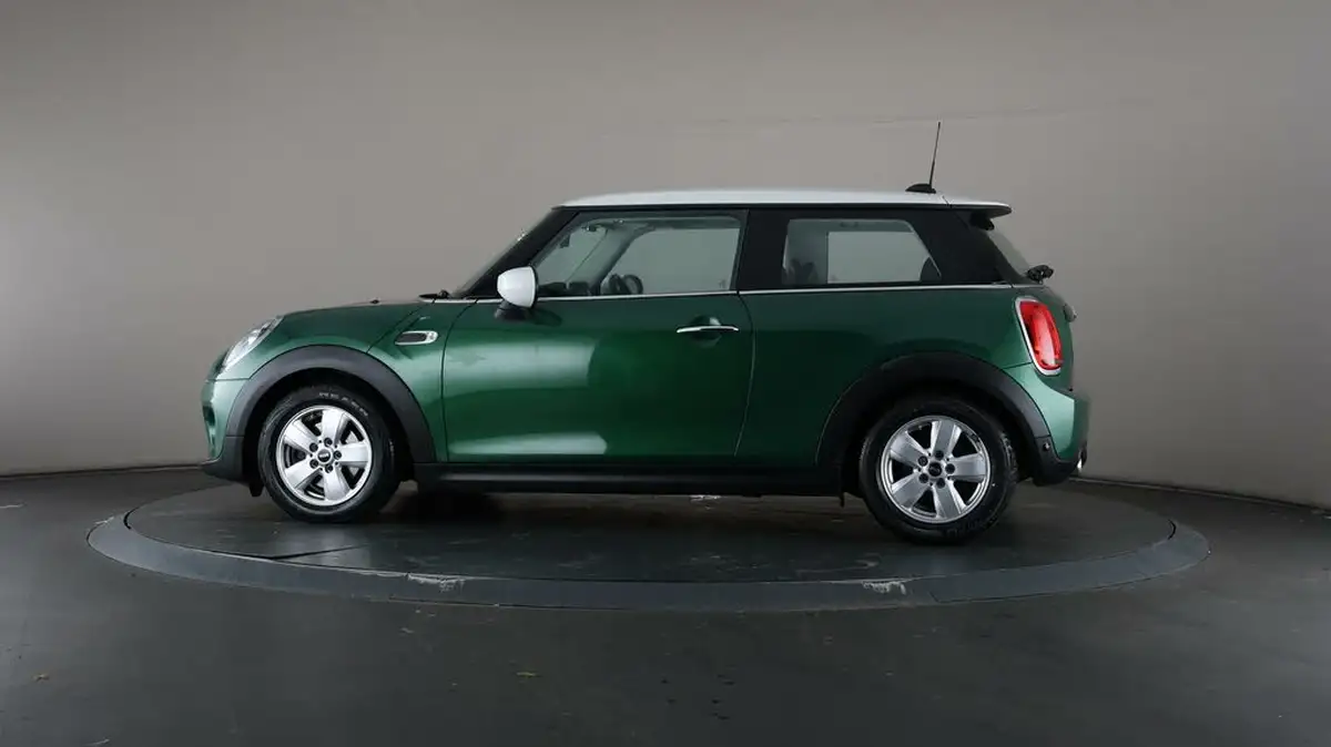 2019-mini-cooper-15-cooper-classic-hatchback-3d-big-27