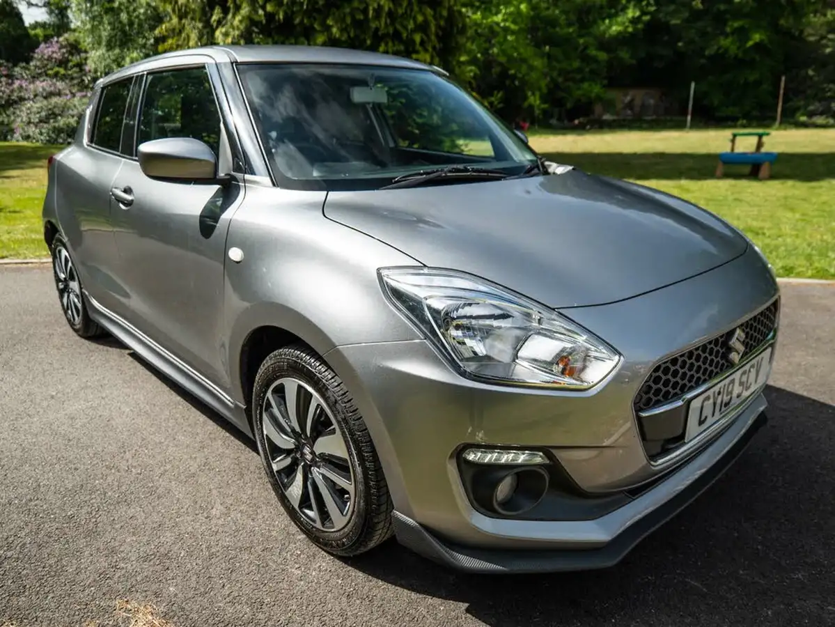 2019-suzuki-swift-12-dualjet-attitude-big-17