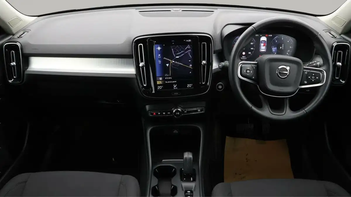 2020-volvo-xc40-20td-d3-momentum-geartronic-big-12