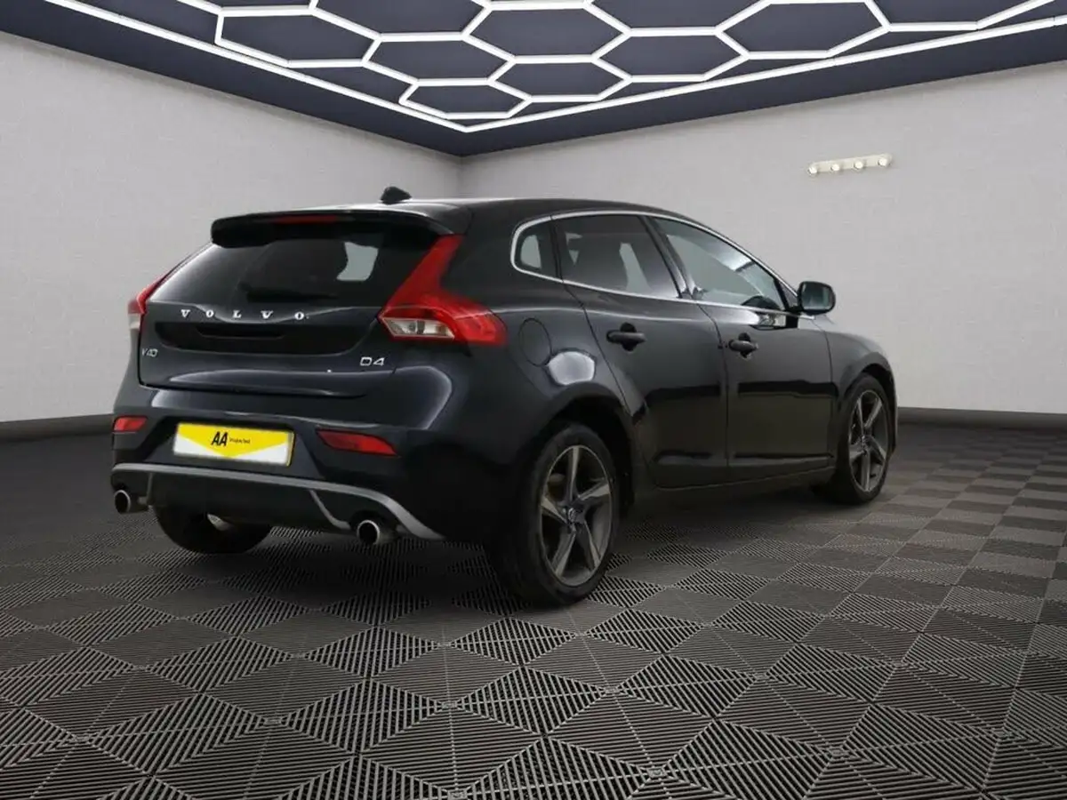 2014-volvo-v40-20td-d4-r-design-190bhp-nav-1969cc-big-4