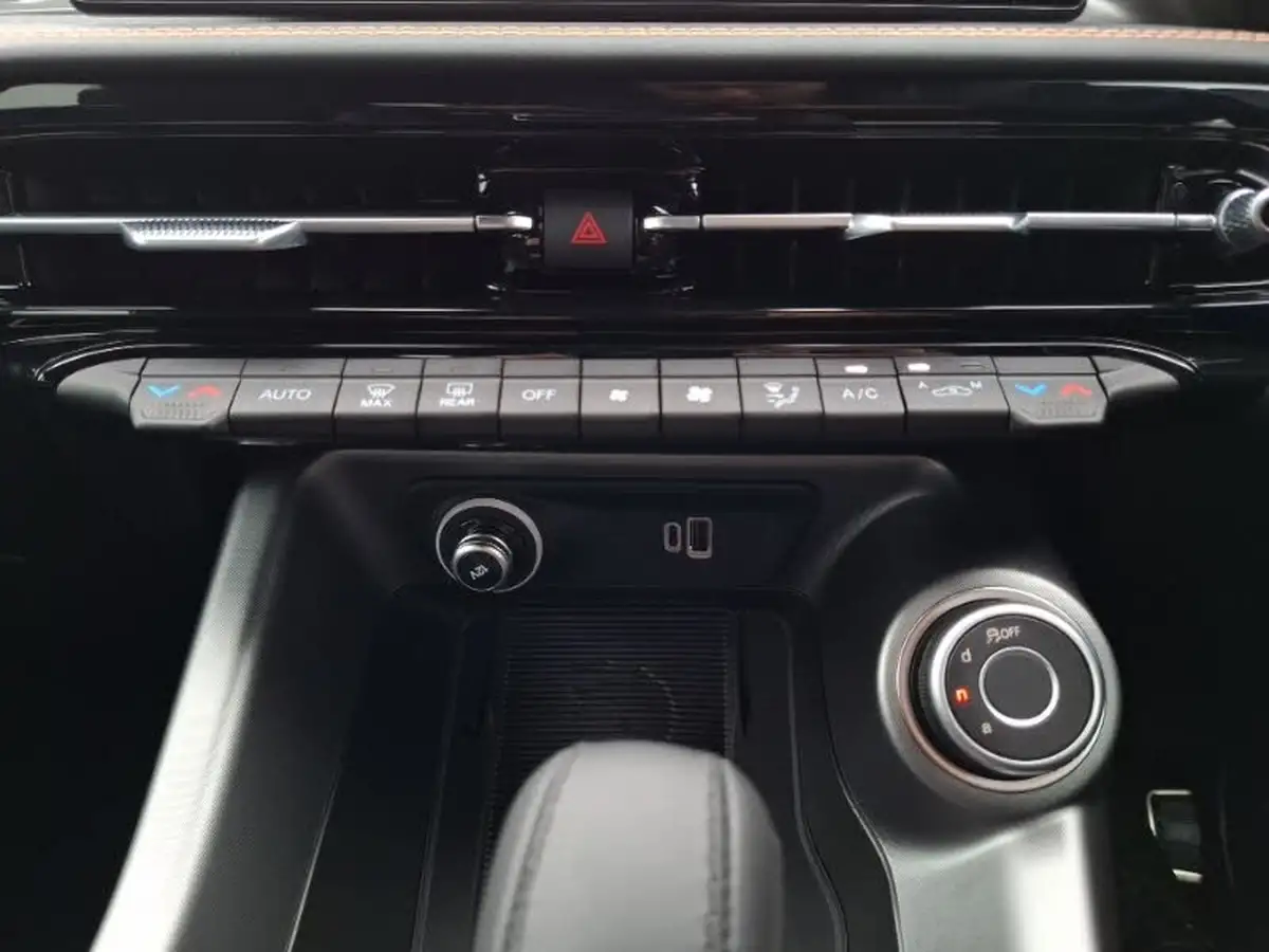 2025-alfa-romeo-tonale-15-sprint-big-15