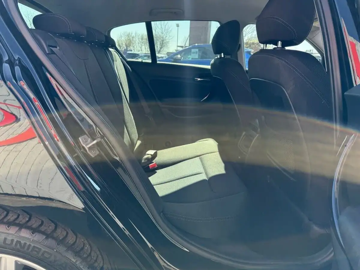 2017-bmw-1-series-20td-118d-sport-5d-big-50