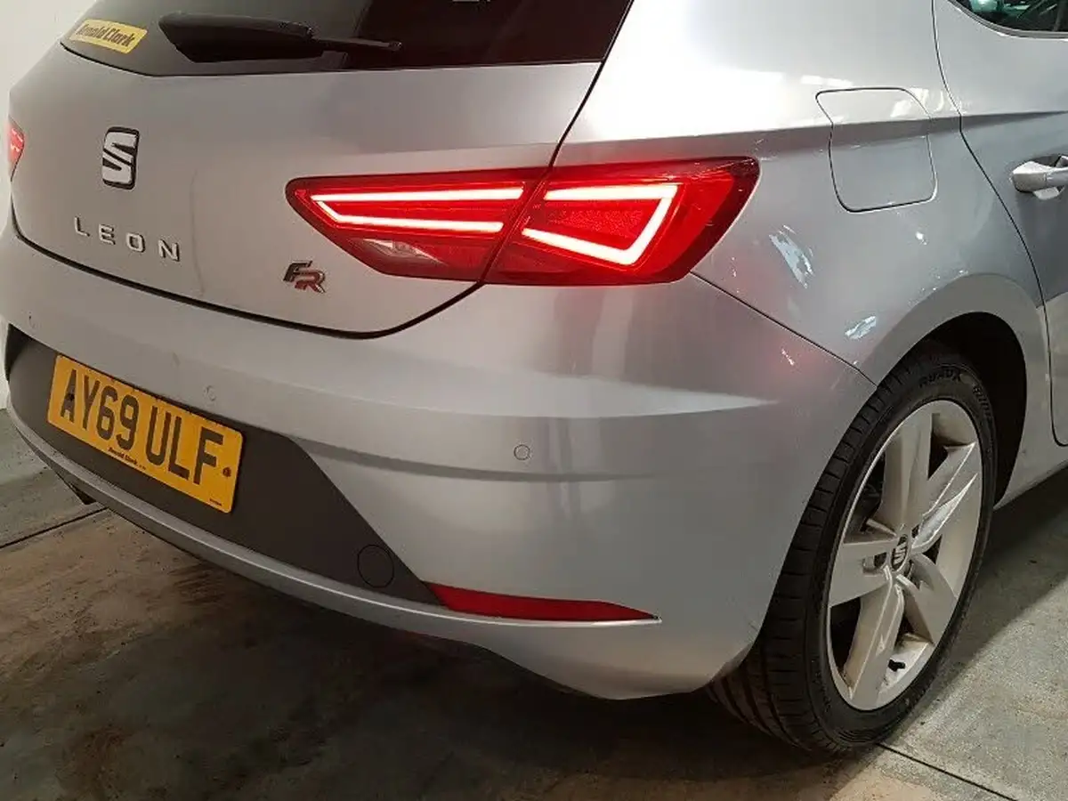 2019-seat-leon-20tdi-fr-hatchback-big-18