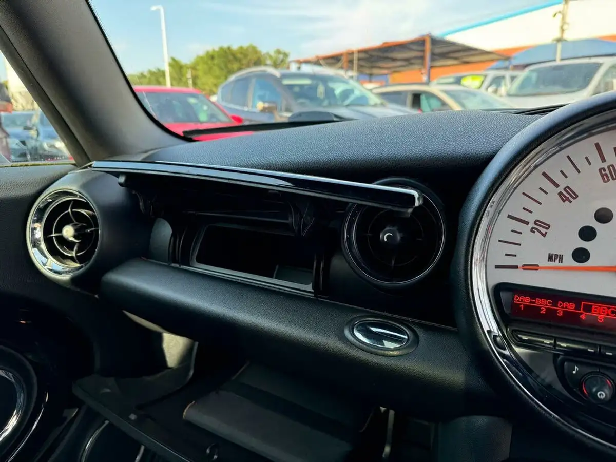 2011-mini-cooper-16-cooper-s-hatchback-3d-auto-big-37