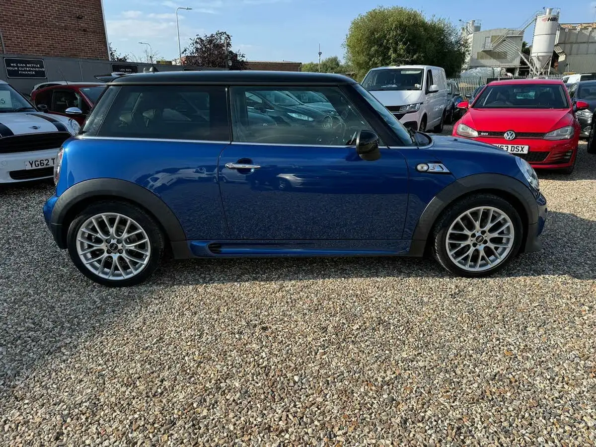 2011-mini-cooper-16-cooper-s-hatchback-3d-auto-big-9