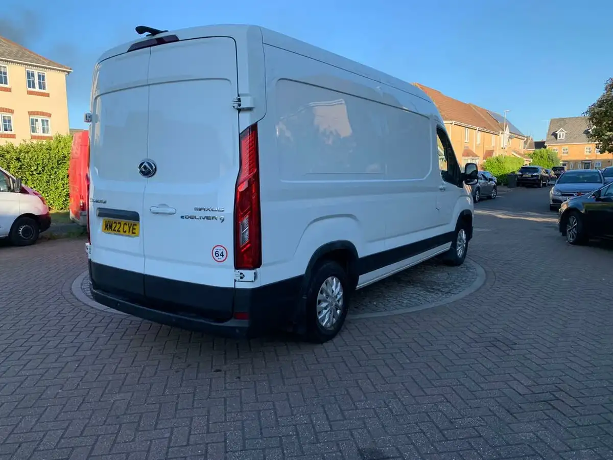 2022-maxus-e-deliver-9-e-lh-515kwh-big-26
