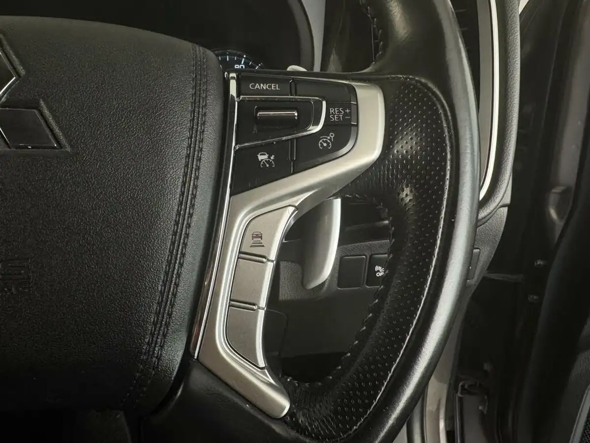 2021-mitsubishi-outlander-24-dynamic-safety-phev-big-48