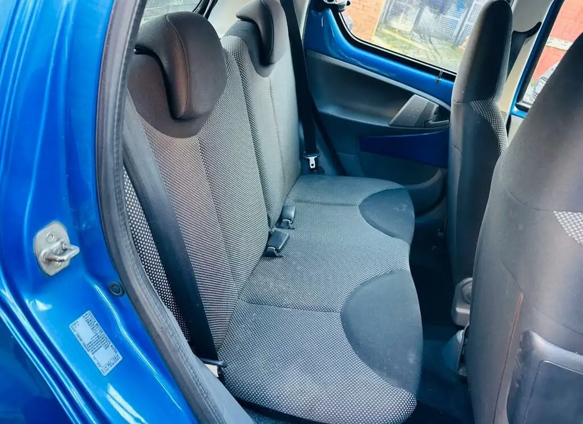2010-toyota-aygo-10-aygo-blue-vvt-i-5d-big-8