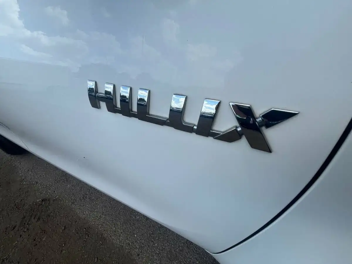 2020-toyota-hi-lux-24d-4d-active-150hpeu6dt-e-35t-double-pick-up-big-45