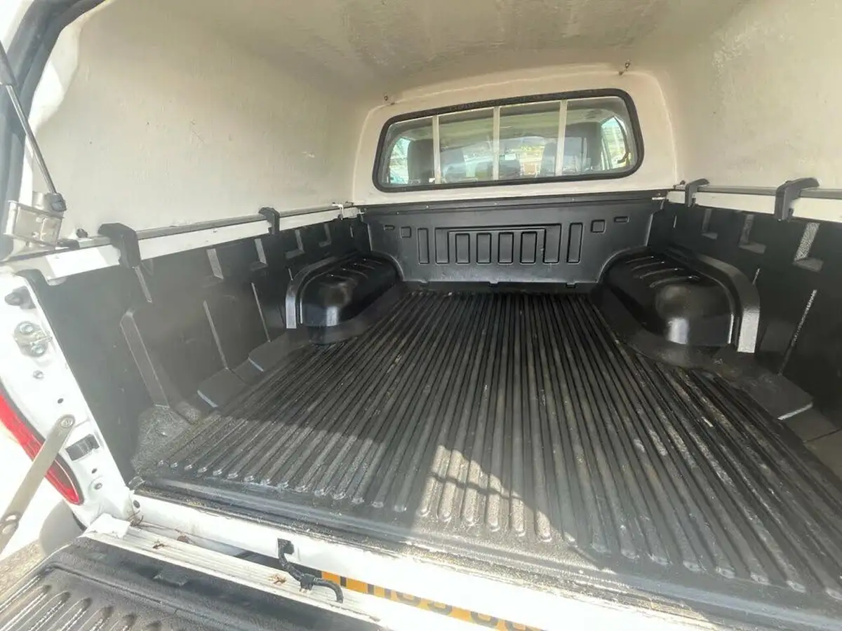 2020-toyota-hi-lux-24d-4d-active-150hpeu6dt-e-35t-double-pick-up-big-17