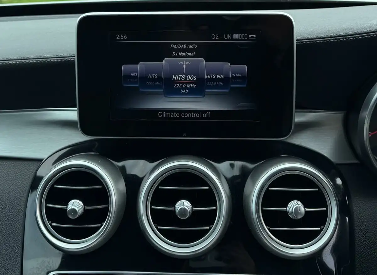 2015-mercedes-benz-c-class-21cdi-c220-amg-line-ss-saloon-4d-7g-tronic-plus-big-21