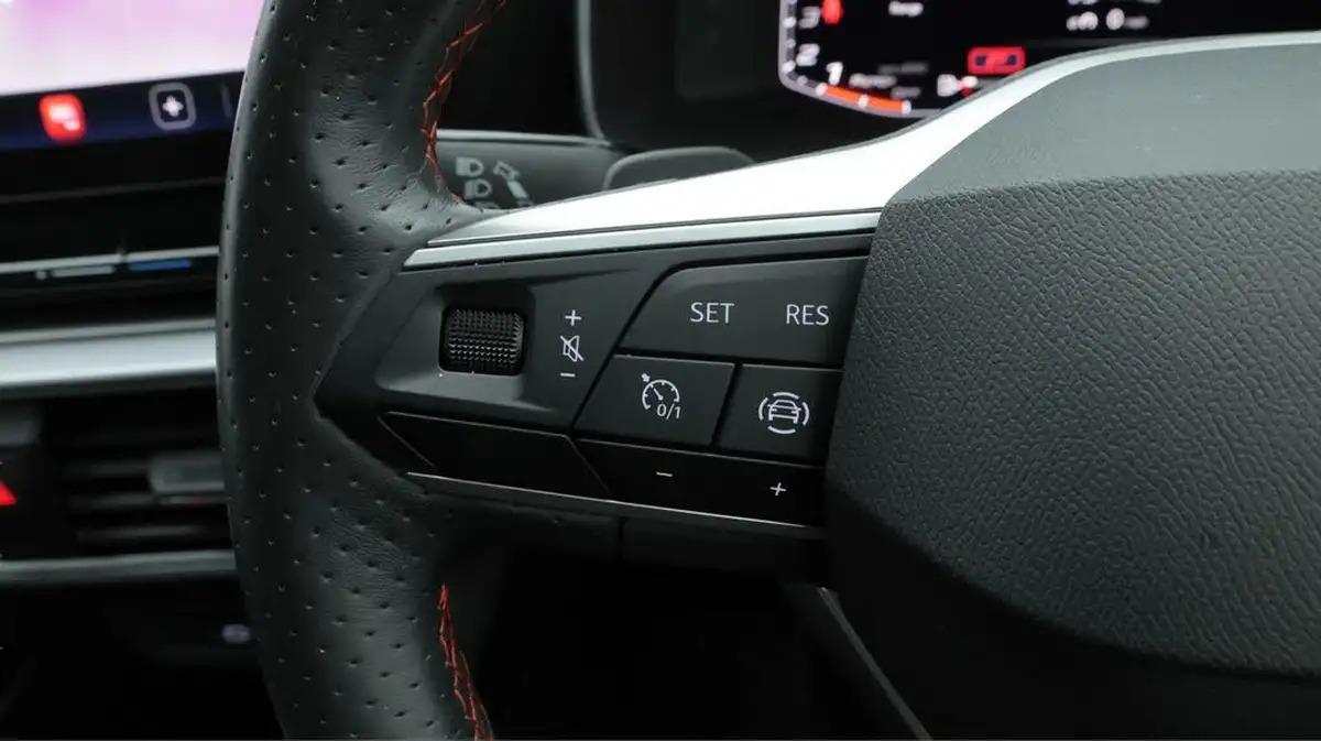 2022-seat-leon-big-24