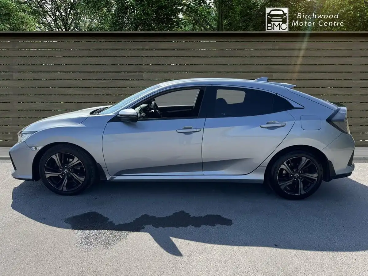 2017-honda-civic-10-vtec-turbo-sr-cvt-big-3
