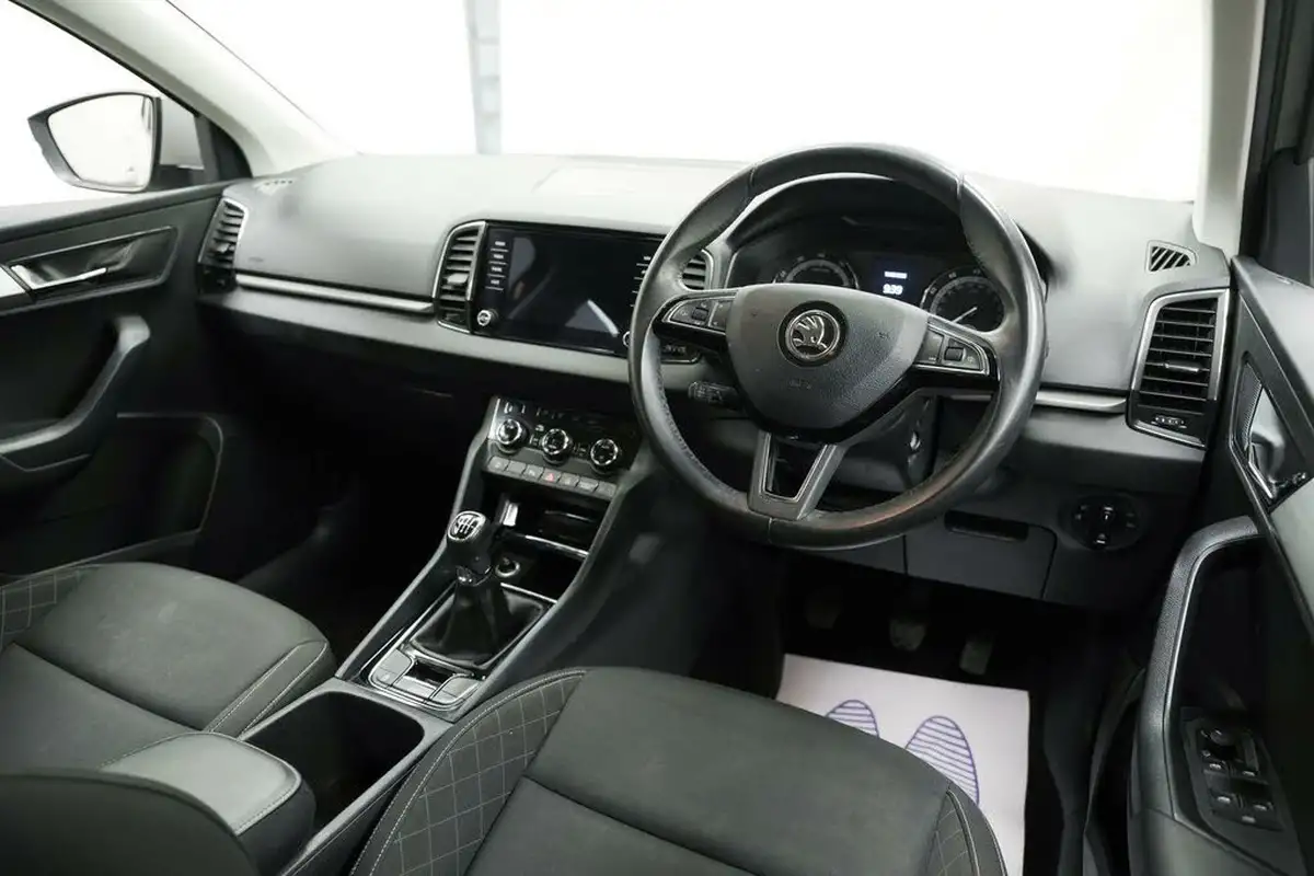 2020-skoda-karoq-10-tsi-se-technology-116ps-big-10