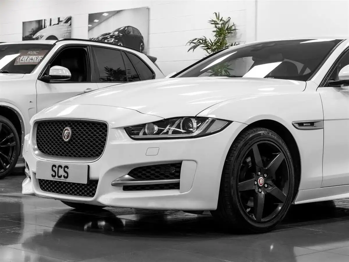 2017-jaguar-xe-20d-r-sport-180ps-1999cc-big-27