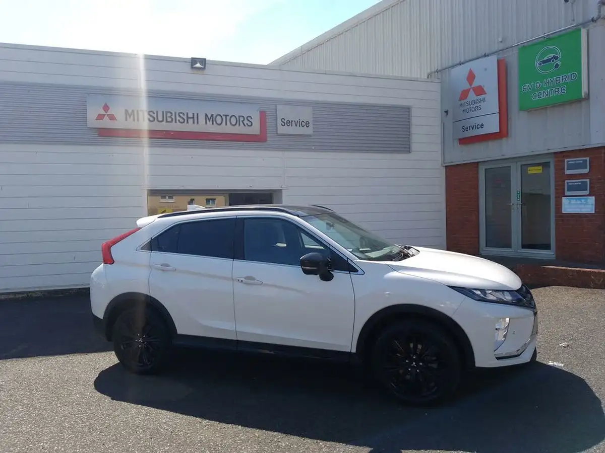 2020-mitsubishi-eclipse-cross-15-black-big-0