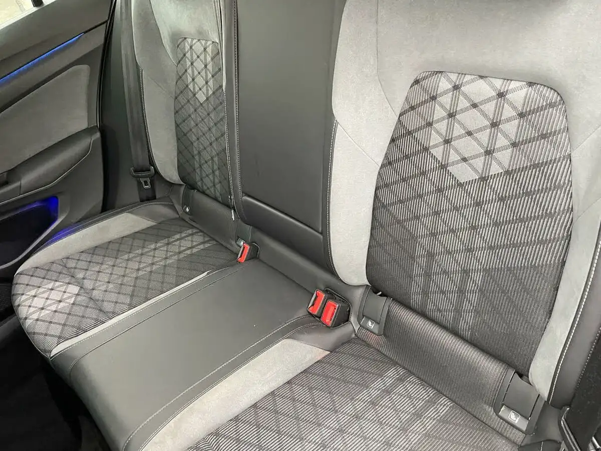 2021-volkswagen-golf-15-tsi-r-line-130ps-hatchback-big-27
