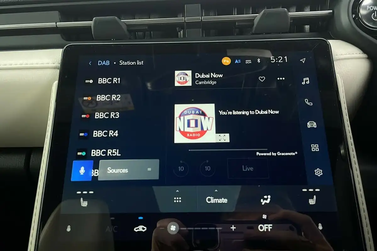 2025-lexus-lbx-15-premium-plus-big-18