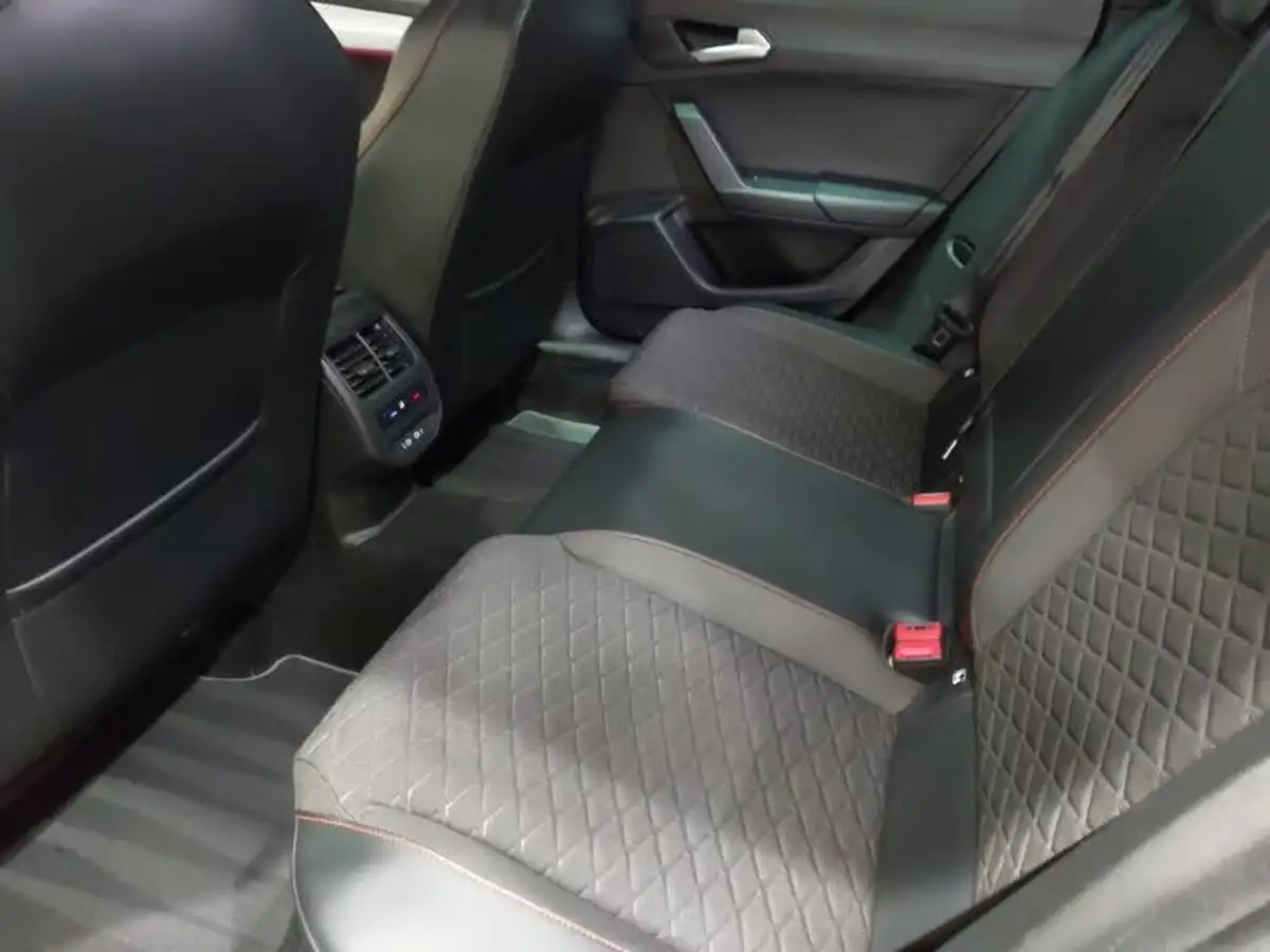 2020-seat-leon-15-etsi-fr-first-edition-hatchback-big-5