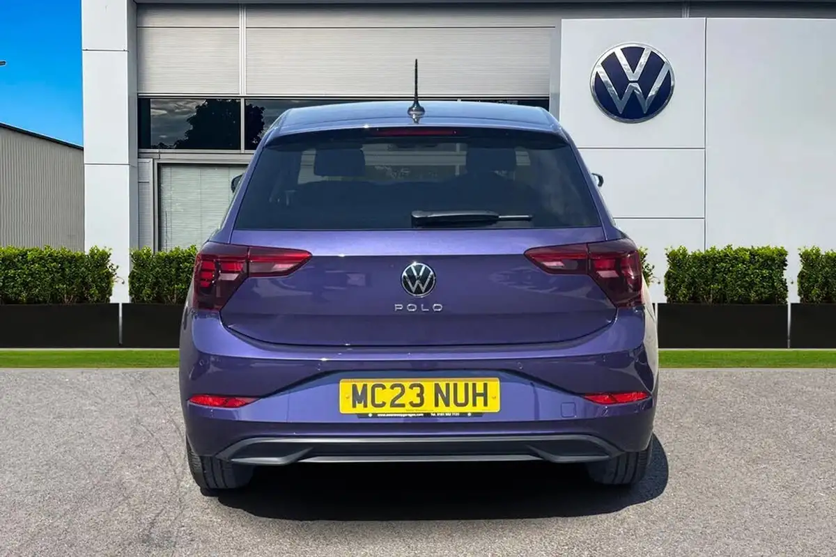 2023-volkswagen-polo-10-tsi-life-big-3
