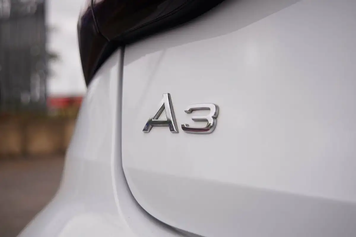 2021-audi-a3-10-30-tfsi-s-line-saloon-4d-big-46