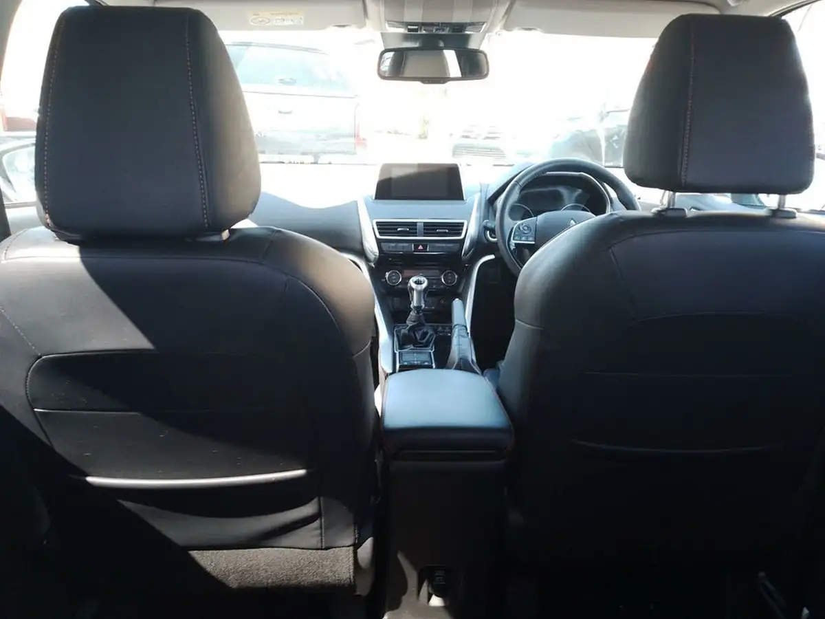 2020-mitsubishi-eclipse-cross-15-black-big-52
