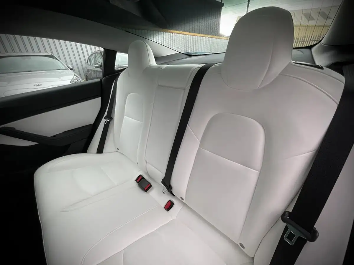 2020-tesla-model-3-e-performance-big-13