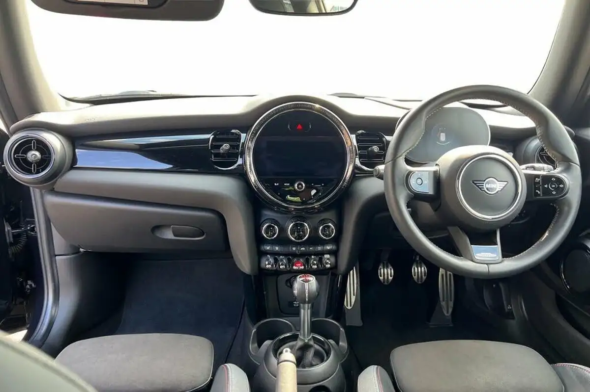 2021-mini-cooper-20-john-cooper-works-anniversary-edition-big-11