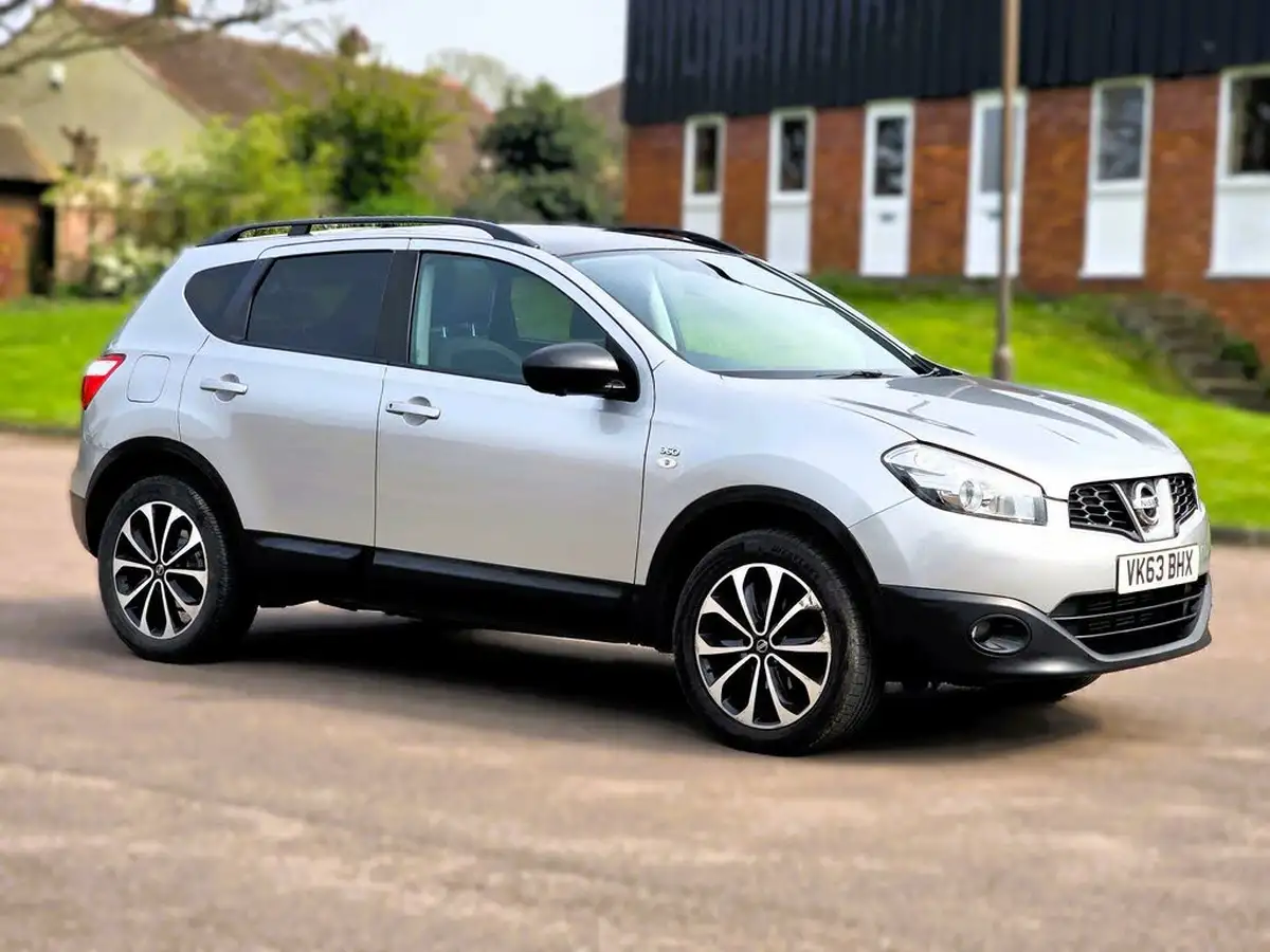 2013-nissan-qashqai-15td-360-big-7