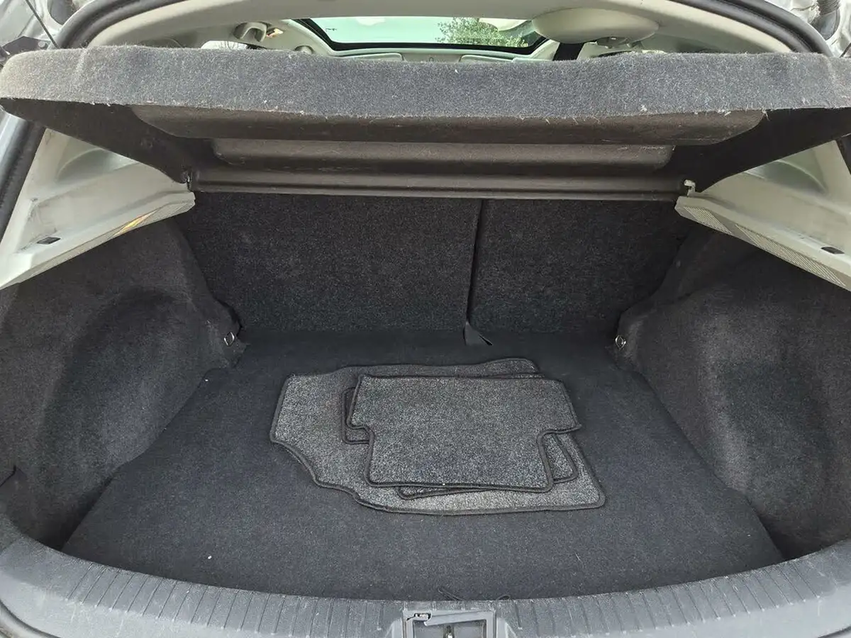 2013-nissan-qashqai-15td-360-big-35
